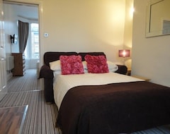 Hotel 45 The Square Holiday Apartments (Scarborough, United Kingdom)