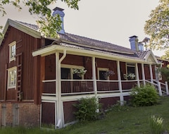 Otel Taattisten Tila Lodge (Merimasku, Finlandiya)