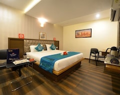 Khách sạn Capital O Hotel Surabhi Elite Near Miraj Cinemas - Shalini Shivani (Hyderabad, Ấn Độ)
