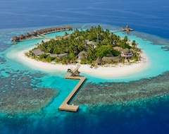 Resort Kandolhu Maldives (Atolón de Rasdu, Islas Maldivas)