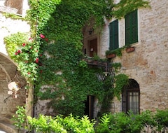 Koko talo/asunto Appartamenti turistici Vicolo S. Chiara (Sassoferrato, Italia)