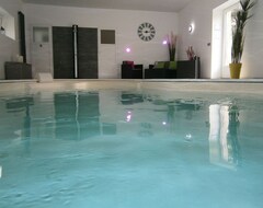 Toàn bộ căn nhà/căn hộ Cottage 3 People With Indoor Pool Heated All Year At 28 ° (Cartigny-l'Épinay, Pháp)
