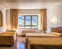 Khách sạn Hotel Cervol (Andorra la Vella, Andorra)