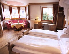 Khách sạn Hotel Garni Concordia - Dolomites Home (Selva in Val Gardena, Ý)