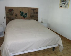 Bed & Breakfast Le Chene Liege (Maché, Pháp)