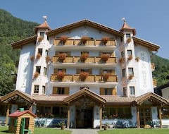 Khách sạn Sasso Rosso (Commezzadura, Ý)