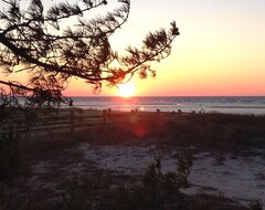 Toàn bộ căn nhà/căn hộ Direct Beach Front Home With Bay Views And Amazing Sunsets (Lower Township, Hoa Kỳ)