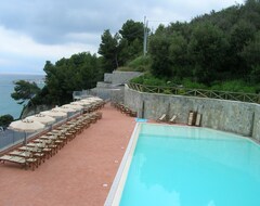 Otel Residence La Fiorita (Finale Ligure, İtalya)