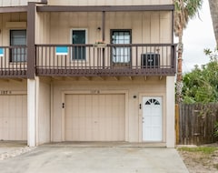 Hele huset/lejligheden Family-sized Space With A Shared Pool, Patio Area, And Grill - Steps From Beach (South Padre Island, USA)