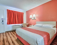 Khách sạn Motel 99 (Fresno, Hoa Kỳ)
