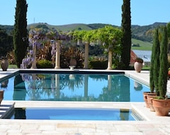 Cijela kuća/apartman Beautiful Pool Side Tuscany Setting! (San Luis Obispo, Sjedinjene Američke Države)