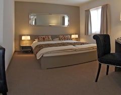 Hotel Allegra - One Bedroom (Zuoz, Švicarska)