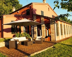 Toàn bộ căn nhà/căn hộ idyllic house in beautiful countryside (Ostra, Ý)
