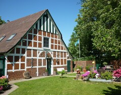 Toàn bộ căn nhà/căn hộ 100 Year Old Renovated Farmhouse Situated In A Quiet Location On The North Sea (Neufeld, Đức)