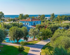 Hotel Filoxenia Apartments and Studios (Theologos - Tholos, Greece)