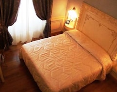 Hotel B&B Your Nest In Rome (Rome, Italy)
