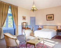 Hotel Chateau De La Cote (Biras, France)