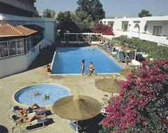 فندق فاسوس نيسي بلاج هوتل (أيا نابا, قبرص)