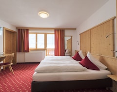 Hotel Garni Bacherhof (St. Anton am Arlberg, Austria)
