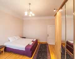 Toàn bộ căn nhà/căn hộ Kalku Fresh 2-room Apartment Of Old-town (Riga, Latvia)