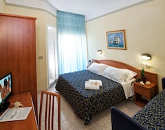 Khách sạn Hotel Queen Mary (Cattolica, Ý)