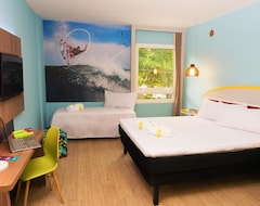 Khách sạn Delphin Surf Hotel (Guarujá, Brazil)