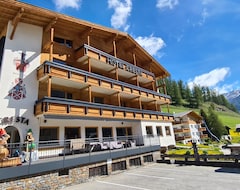 Hotel Cresta (Samnaun Dorf, Switzerland)
