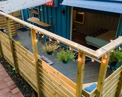 Entire House / Apartment Luxury Shipping Container That Is Dog Friendly. (Warrenton, USA)