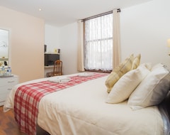 Bed & Breakfast Breeze Guest House (Bootle, Vương quốc Anh)