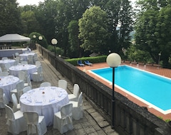 Hotel Villa Conte Riccardi (Rocca d'Arazzo, Italy)