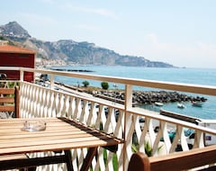 Otel Mediterraneo Guest House (Giardini-Naxos, İtalya)