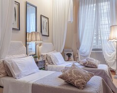 Tüm Ev/Apart Daire Charming Apartment With Garden Overlooking The Cathedral Inside The Lucca Walls (Lucca, İtalya)