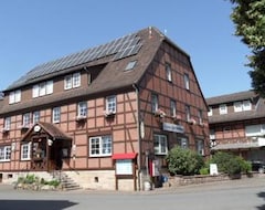 Khách sạn Pension Zur Harburg (Uslar, Đức)