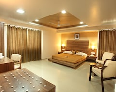 Khách sạn Hotel Classique (Rajkot, Ấn Độ)