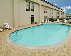Hotel Baymont By Wyndham Fayetteville (Fayetteville, Sjedinjene Američke Države)