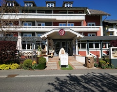 Hotel Silvia (St. Kanzian am Klopeiner See, Austria)