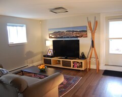 Toàn bộ căn nhà/căn hộ Parkside Apartment In A Beautiful Vancouver Neighbourhood For Monthly Rentals (Vancouver, Canada)