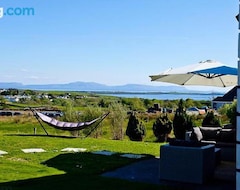 Tüm Ev/Apart Daire Luxury Wild Atlantic Way Accommodation With Sea Views And Free Wifi (Killybegs, İrlanda)