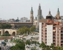Pansiyon Hostal Puente de Piedra (Zaragoza, İspanya)