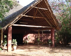 Hotel Red Elephant Safari Lodge (Voi, Kenya)