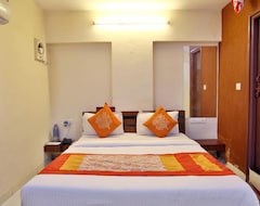 Khách sạn OYO 12229 Hotel Sarvagya (Ahmedabad, Ấn Độ)