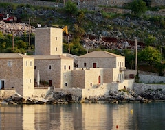Khách sạn Pirgos Mavromichali (Limeni, Hy Lạp)