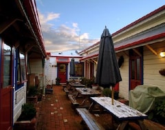 Khách sạn Stables Lodge (Napier, New Zealand)