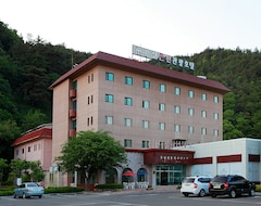 Khách sạn Hotel Juwangsan Spa Tourist (Cheongsong, Hàn Quốc)
