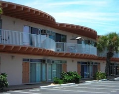 Khách sạn Cozy Condo Across the Street From the Beach (Indian Shores, Hoa Kỳ)