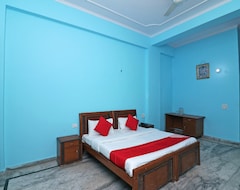 Hotel Oyo 38109 Braj Yatra Dham (Vrindavan, India)