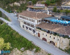 Khách sạn Hotel Ajka (Berat, Albania)