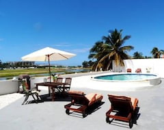 Khách sạn Karibu Aruba Boutique Hotel (Palm Beach, Aruba)