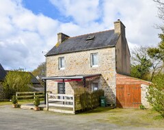 Koko talo/asunto Beautiful House With Modern Interior, 25mins From The Beach In Brittany. (Plounéventer, Ranska)