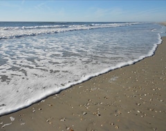 Entire House / Apartment Quality Time, Inviting Oceanfront Studio Is Awaiting Your Arrival (Hatteras, USA)